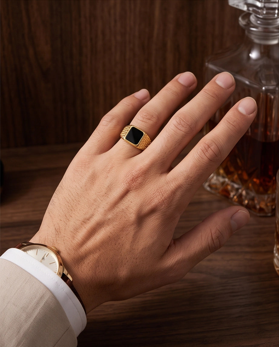 Onyx-Style Square Inlay Brick-Link Band Gold Ring