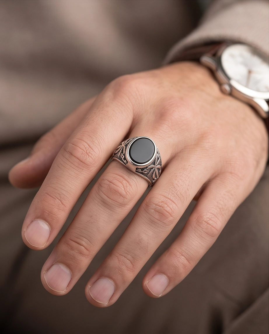 Onyx-Style Oval Cabochon Palm Tree Motif Silver Ring