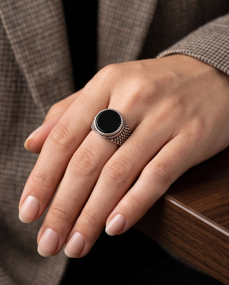 Onyx-Style Round Cabochon Beaded Scale Texture Silver Ring
