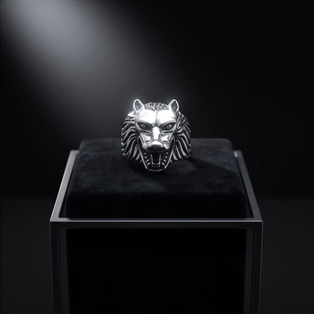 Howling Alpha Wolf Sculpted Ring