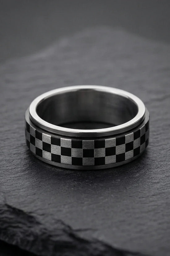 The Grand Prix: Checkered Racing Spinner Band