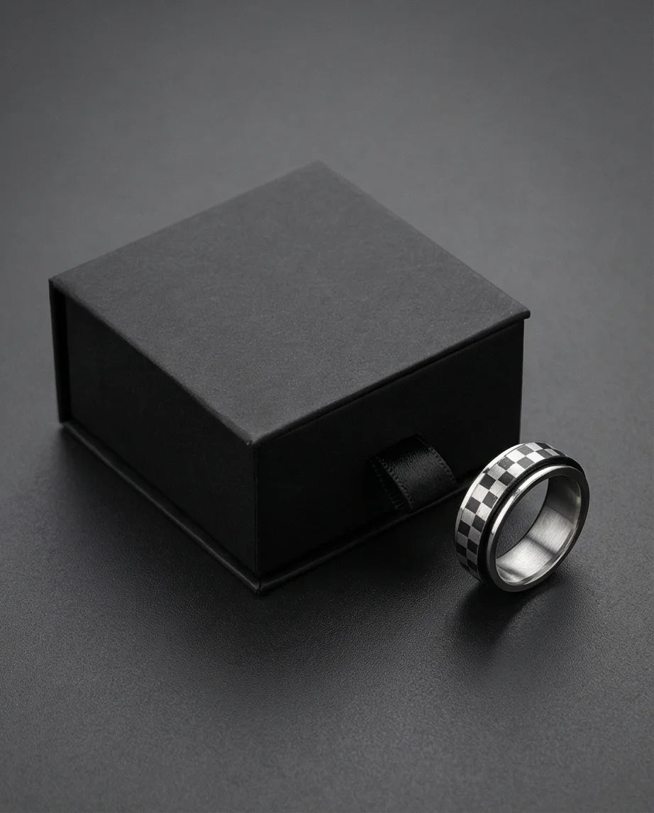 The Grand Prix: Checkered Racing Spinner Band