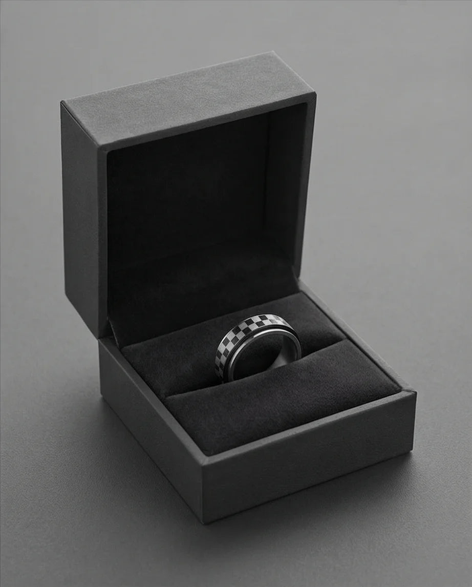 The Grand Prix: Checkered Racing Spinner Band