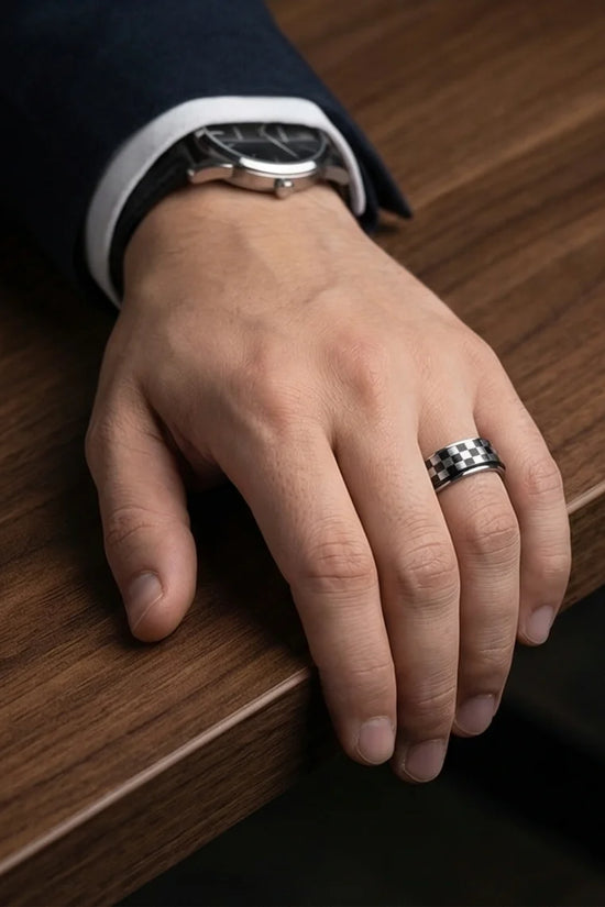The Grand Prix: Checkered Racing Spinner Band