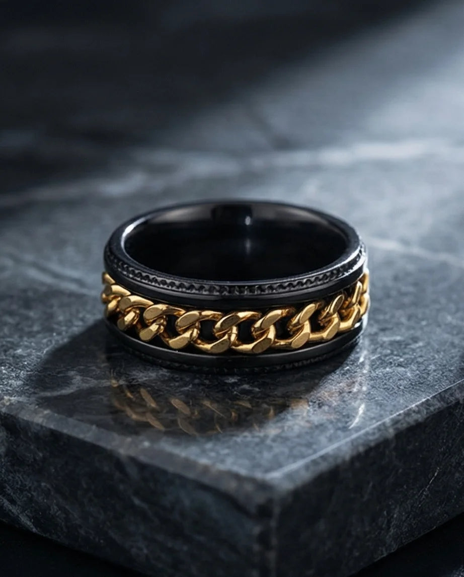 The Golden Link Spinner Ring