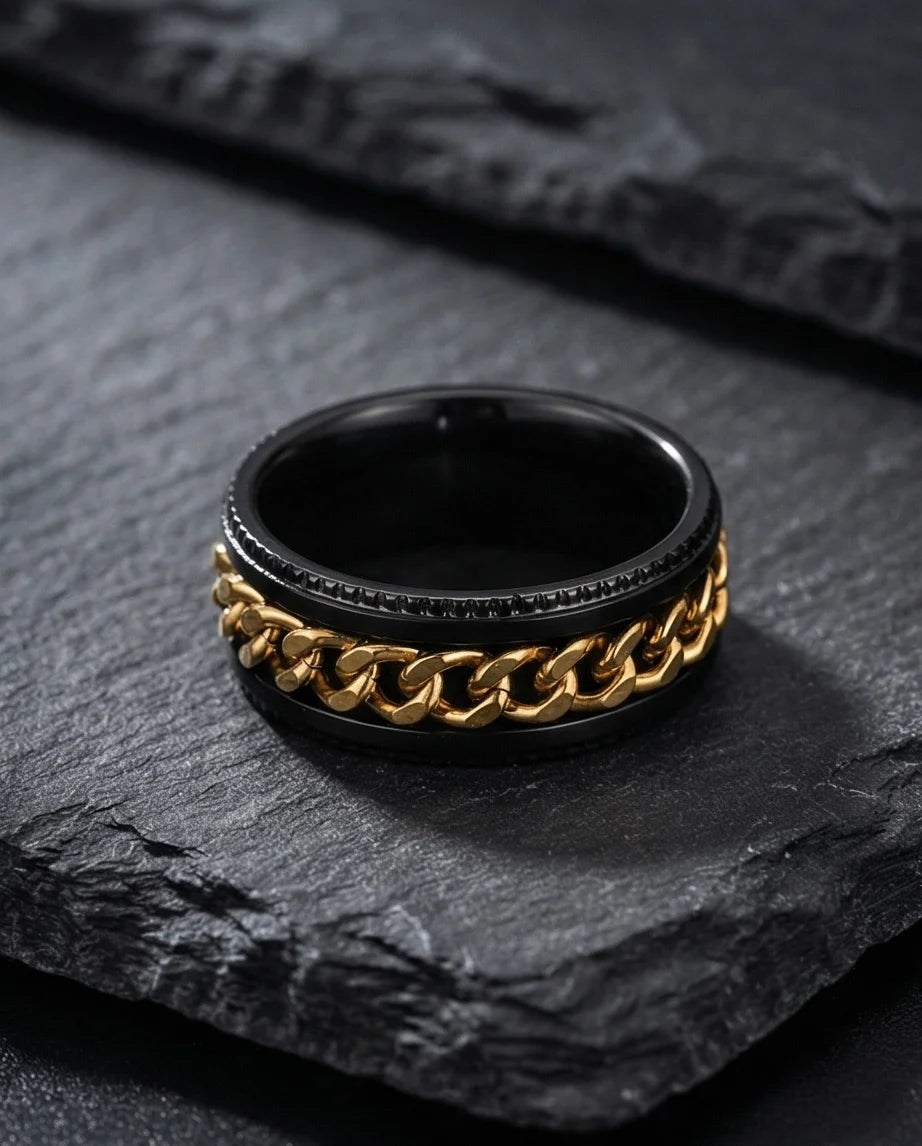 The Golden Link Spinner Ring