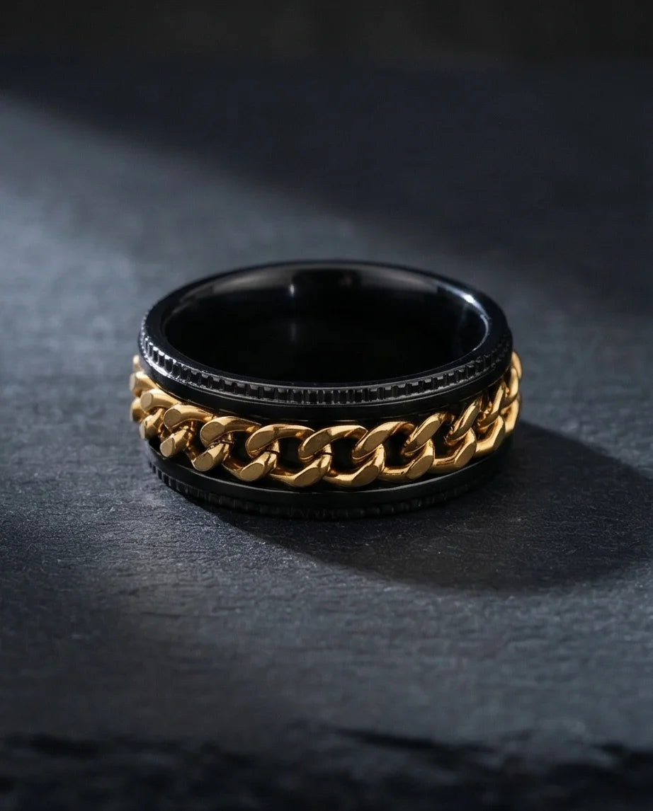 The Golden Link Spinner Ring