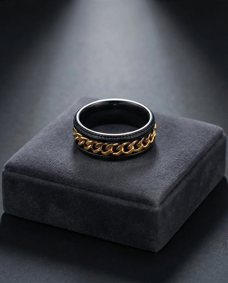 The Golden Link Spinner Ring