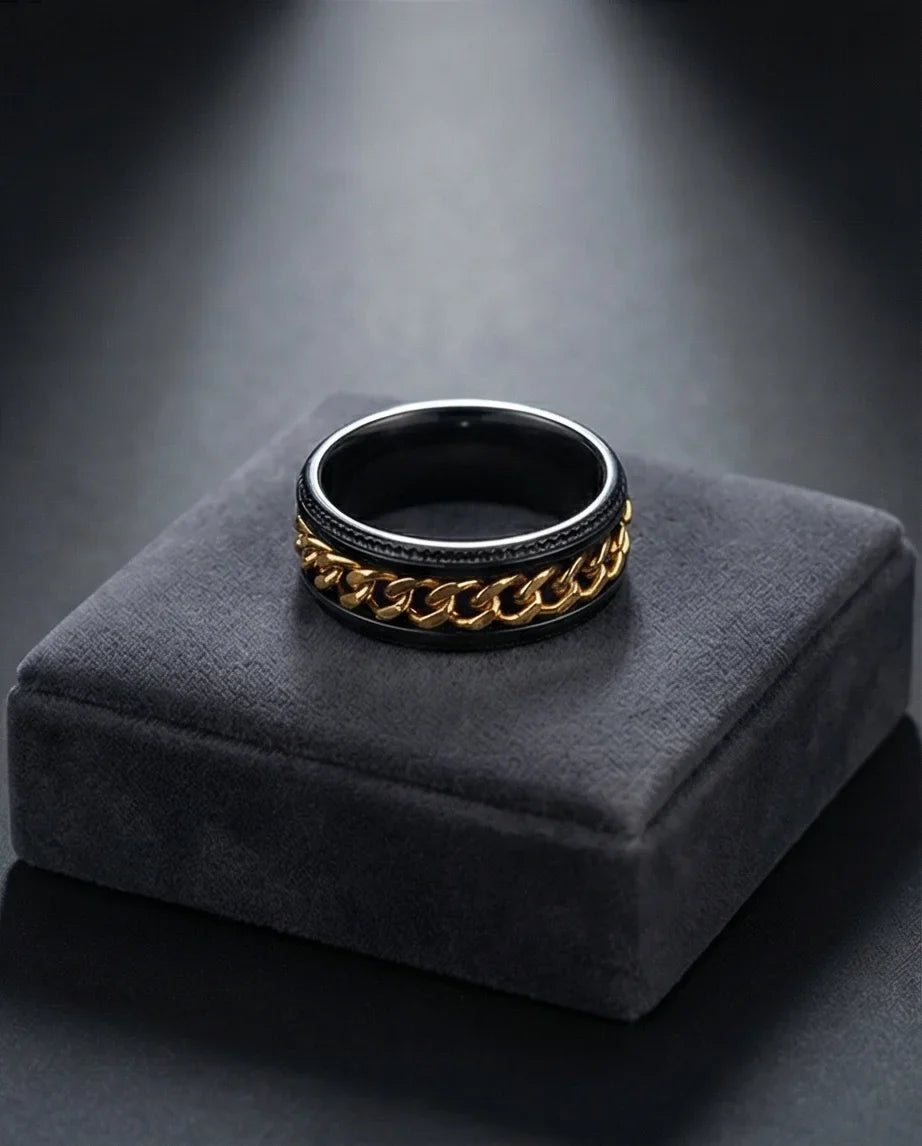 The Golden Link Spinner Ring
