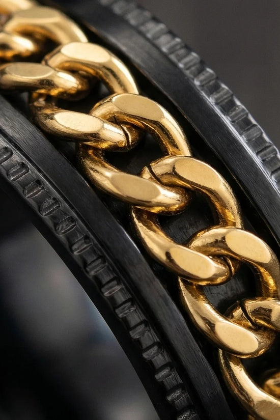 The Golden Link Spinner Ring