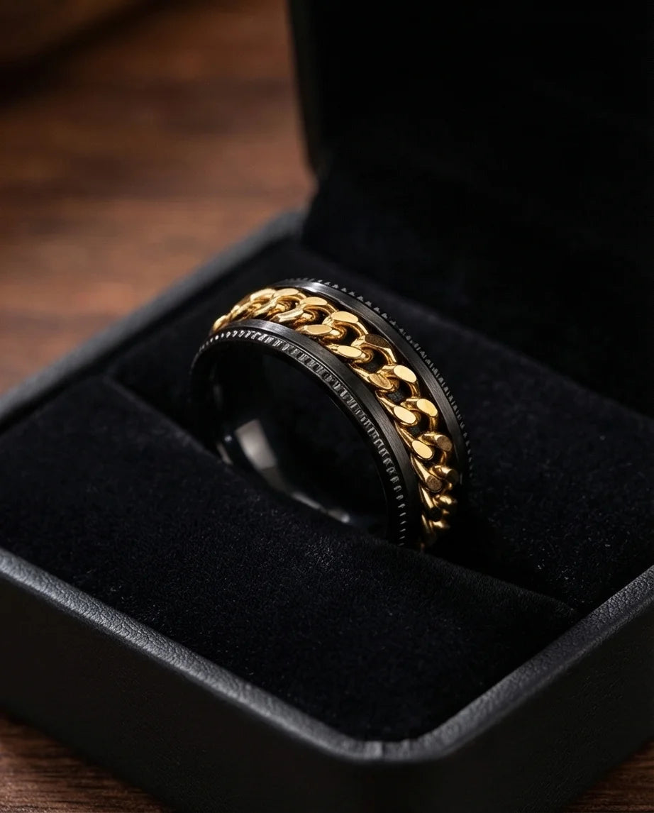 The Golden Link Spinner Ring