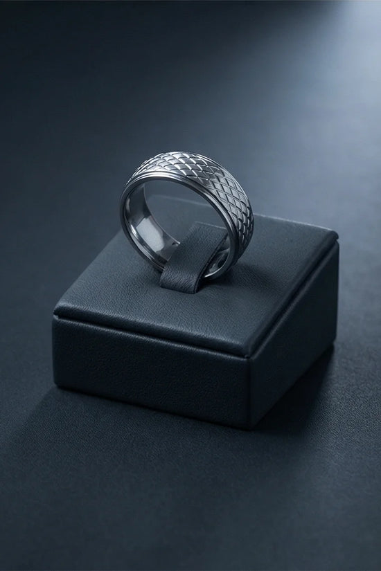 Diamond Meridian: Textured Industrial Statement Ring