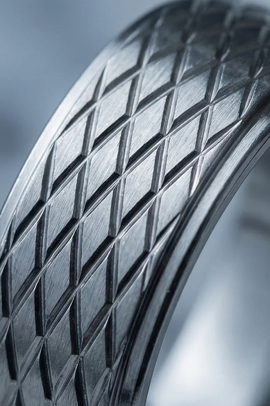 Diamond Meridian: Textured Industrial Statement Ring