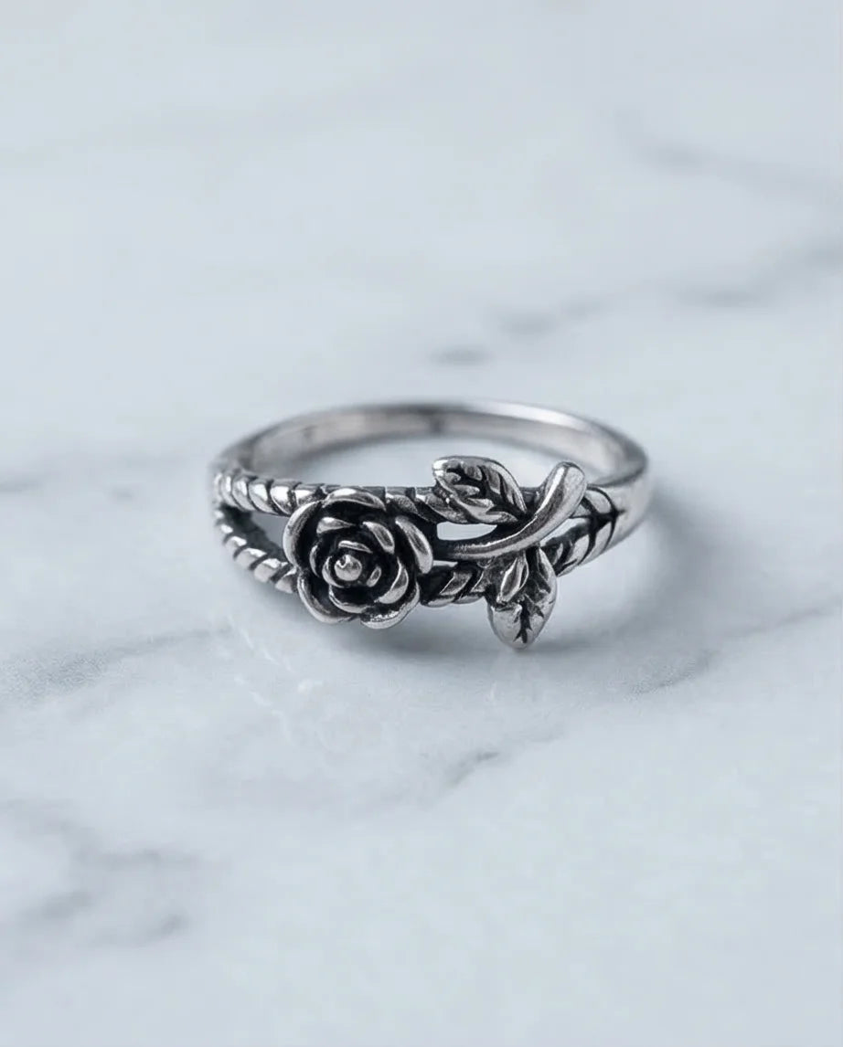 he Midnight Rose: Antique Floral Vine Ring