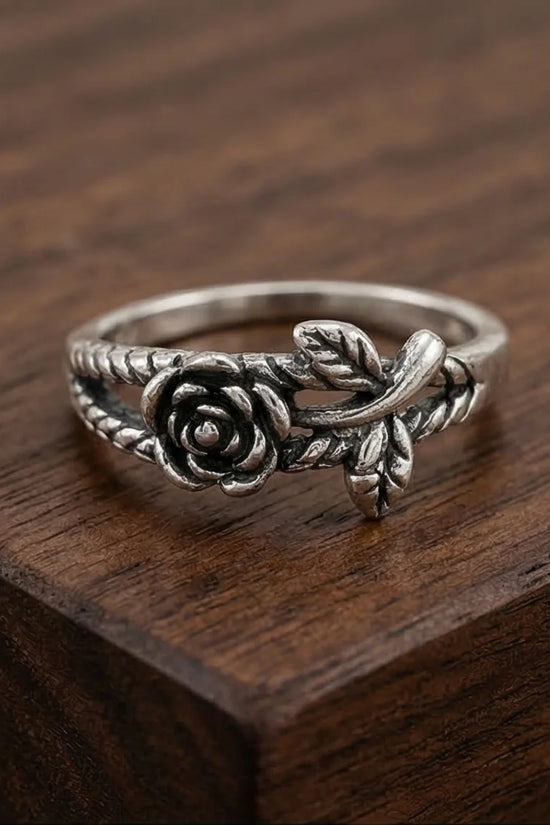 he Midnight Rose: Antique Floral Vine Ring