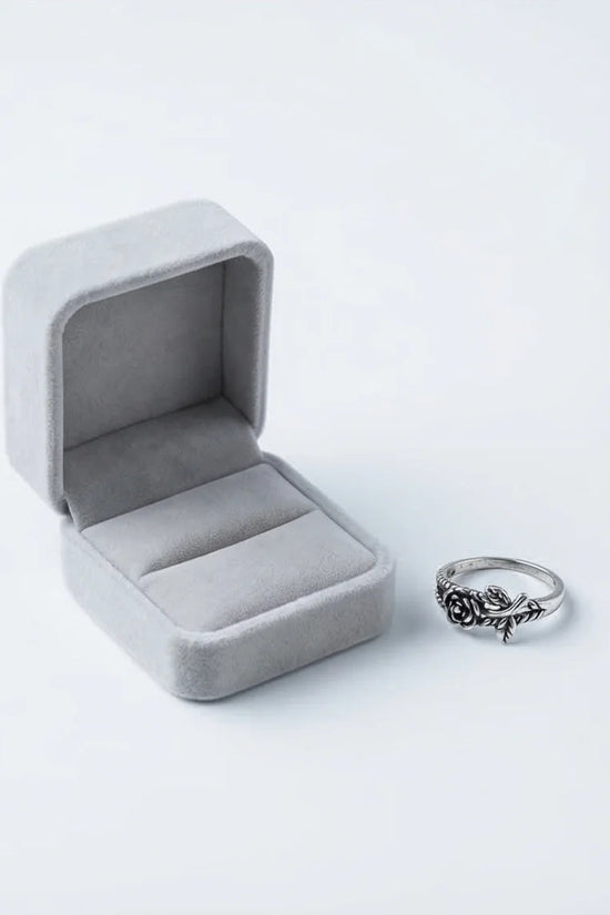 he Midnight Rose: Antique Floral Vine Ring