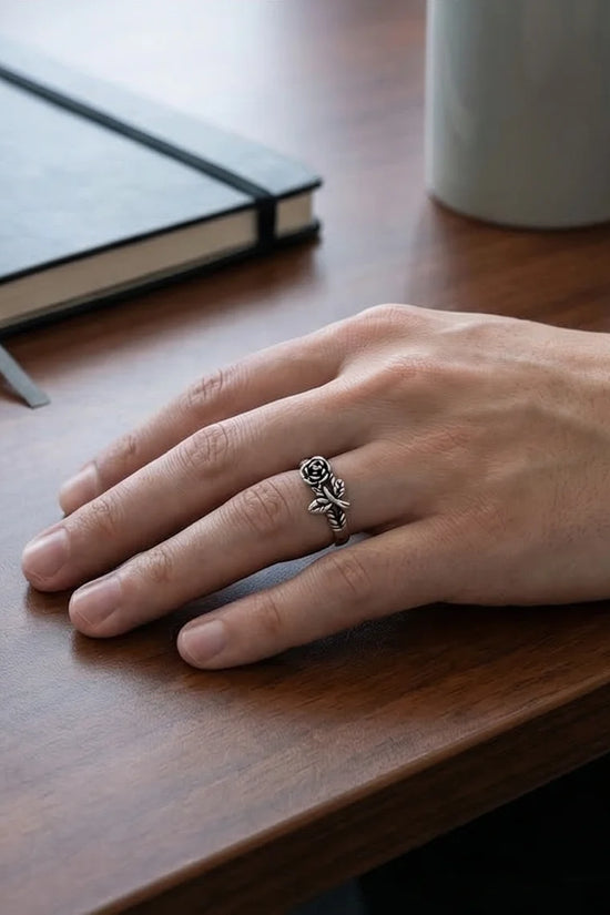 he Midnight Rose: Antique Floral Vine Ring
