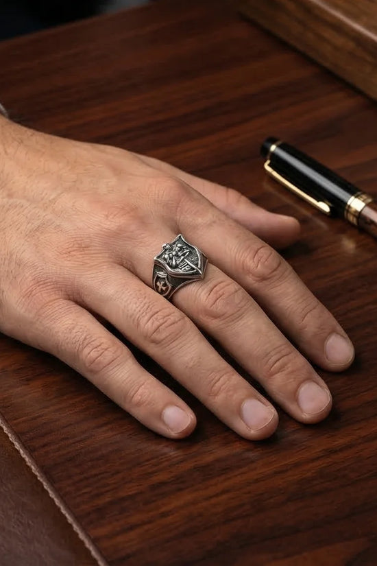The Knight’s Honor Signet
