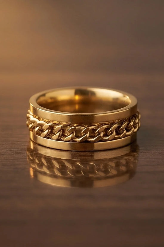Imperial Dynasty: High-Gloss Gold Spinner Band