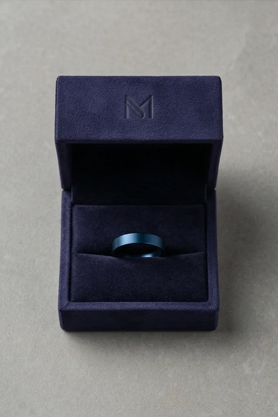 The Cobalt Flux: Minimalist Flat-Edge Azure Band