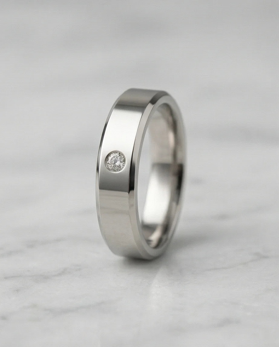 The Sterling Zenith: Minimalist Single-Stone Band