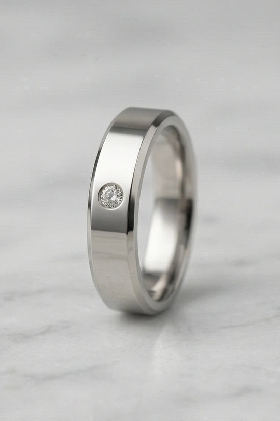 The Sterling Zenith: Minimalist Single-Stone Band