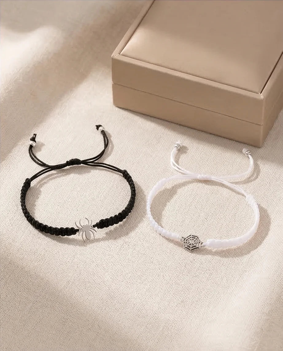 Linked Arachnid: Black & White Connection Set