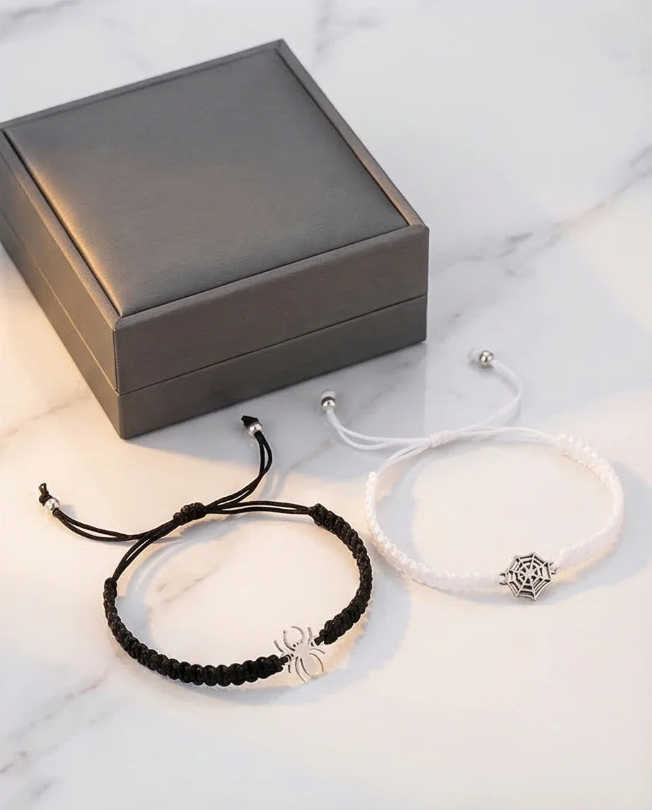 Linked Arachnid: Black & White Connection Set