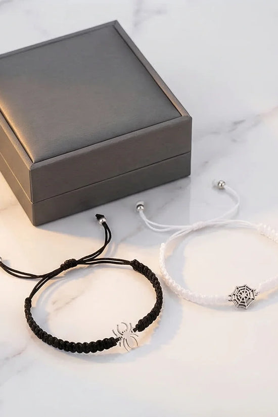 Linked Arachnid: Black & White Connection Set
