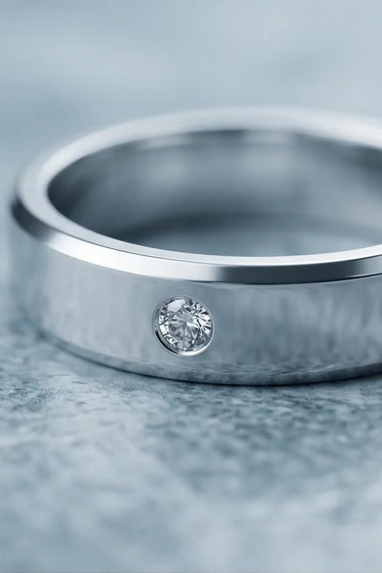 The Sterling Zenith: Minimalist Single-Stone Band