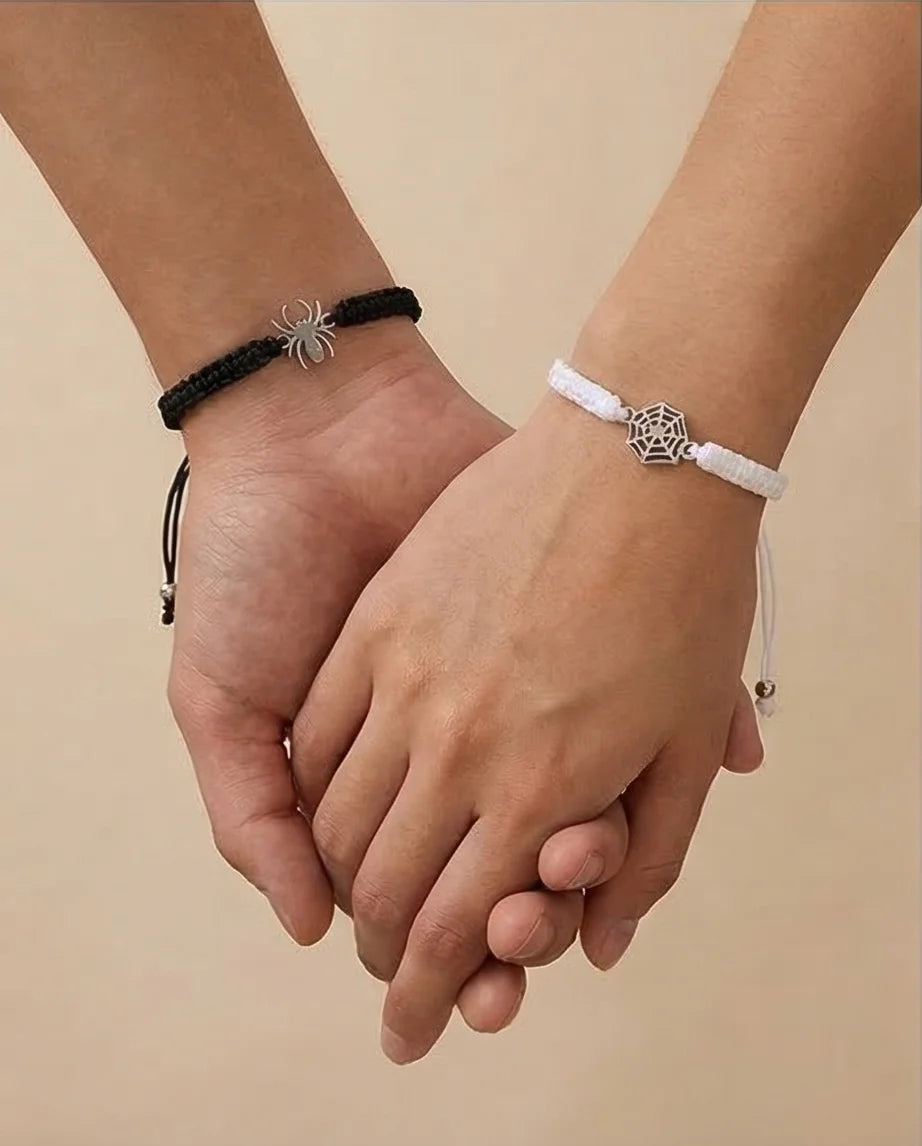 Linked Arachnid: Black & White Connection Set