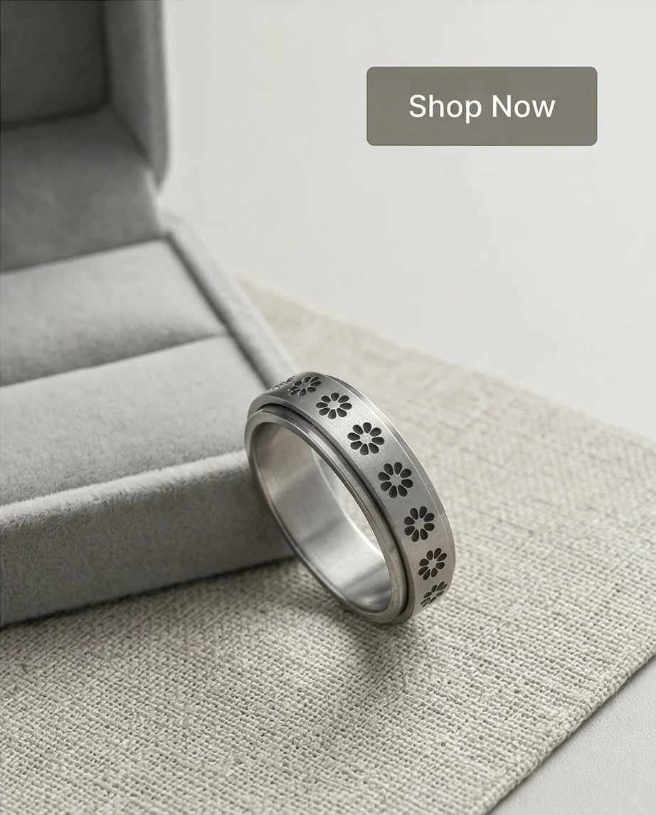 The Blooming Serenity: Daisy Spinner Ring