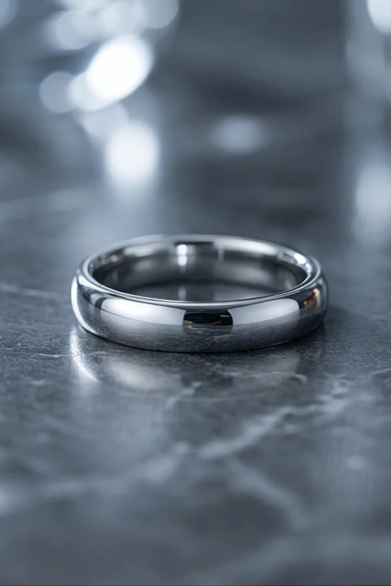 Eternal Horizon: Sleek Silver Comfort-Fit Band