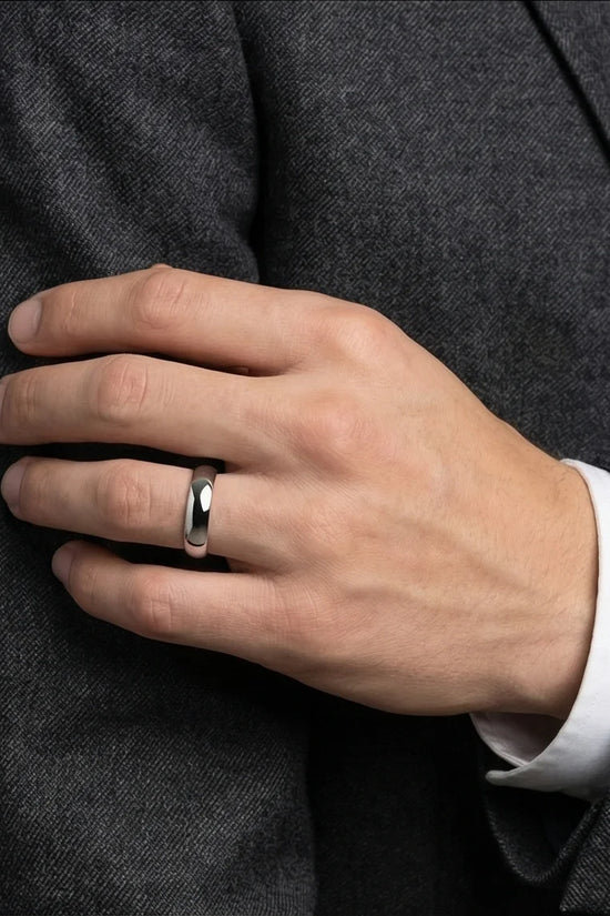 Eternal Horizon: Sleek Silver Comfort-Fit Band