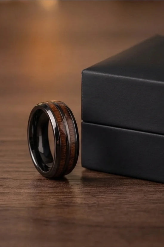 The Heritage Inlay: Polished Ebony & Timber Band