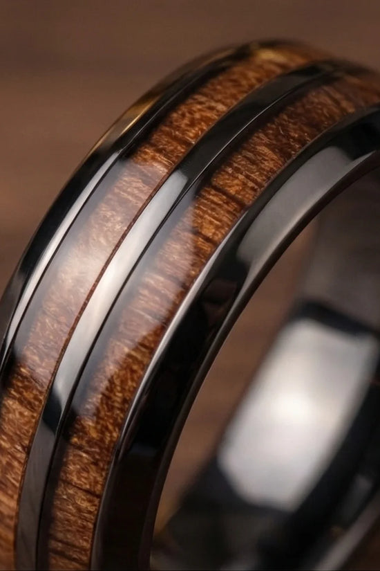 The Heritage Inlay: Polished Ebony & Timber Band