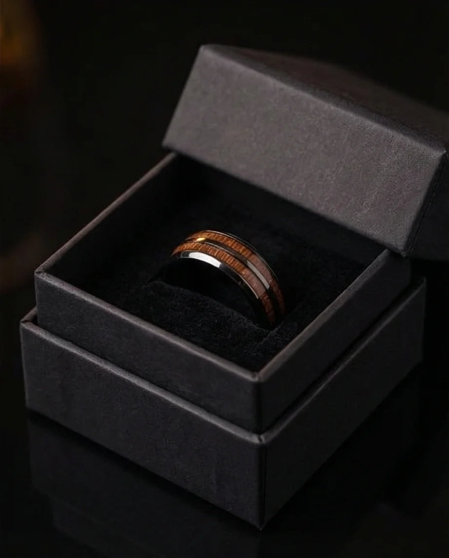 The Heritage Inlay: Polished Ebony & Timber Band