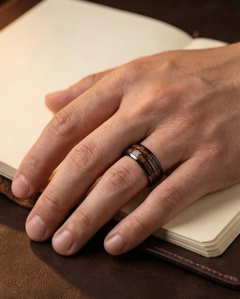 The Heritage Inlay: Polished Ebony & Timber Band