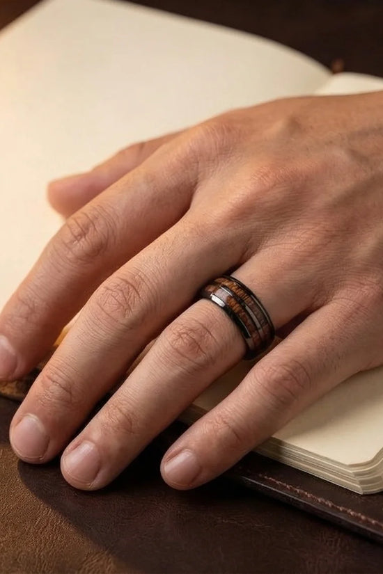 The Heritage Inlay: Polished Ebony & Timber Band