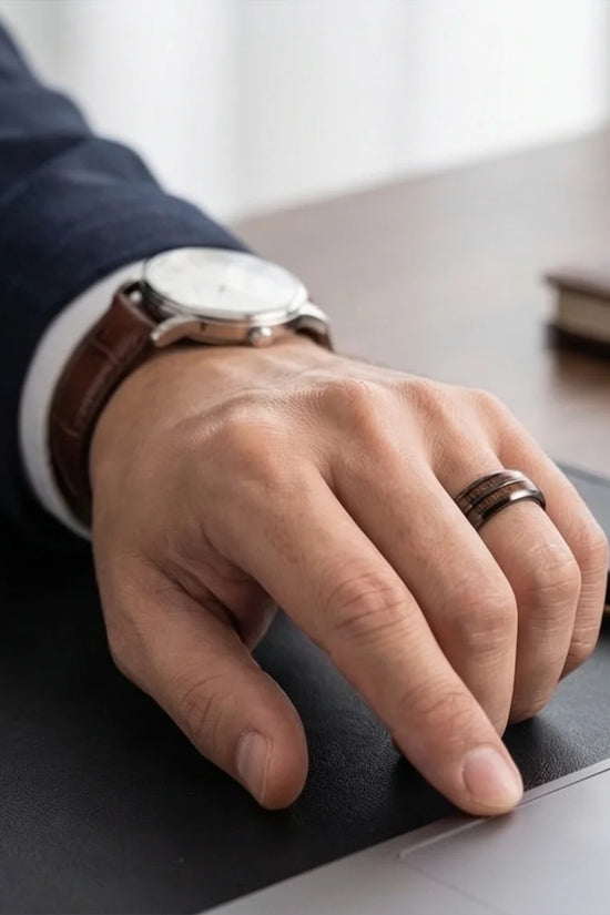 The Heritage Inlay: Polished Ebony & Timber Band
