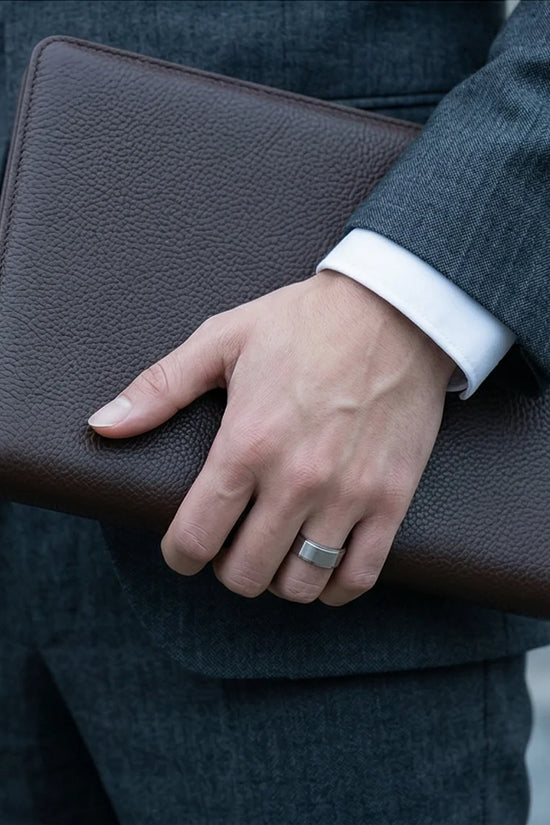 The Sterling Zenith: Minimalist Flat-Edge Mirror Band