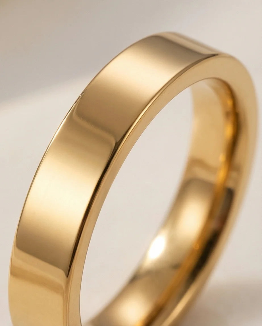 Pure Aurelian: Minimalist Architectural Gold Ring