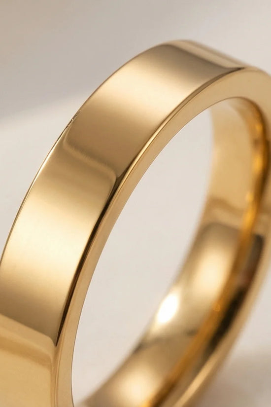 Pure Aurelian: Minimalist Architectural Gold Ring