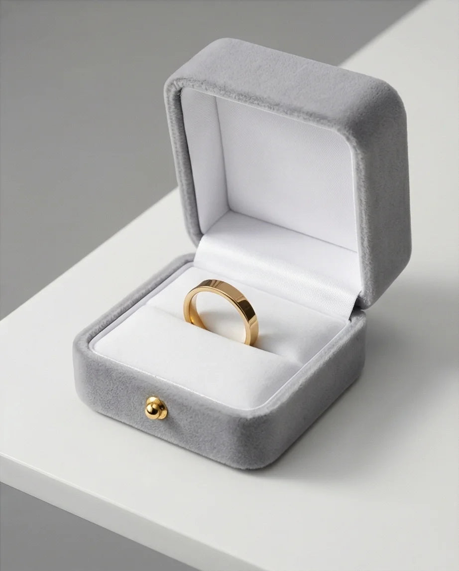 Pure Aurelian: Minimalist Architectural Gold Ring