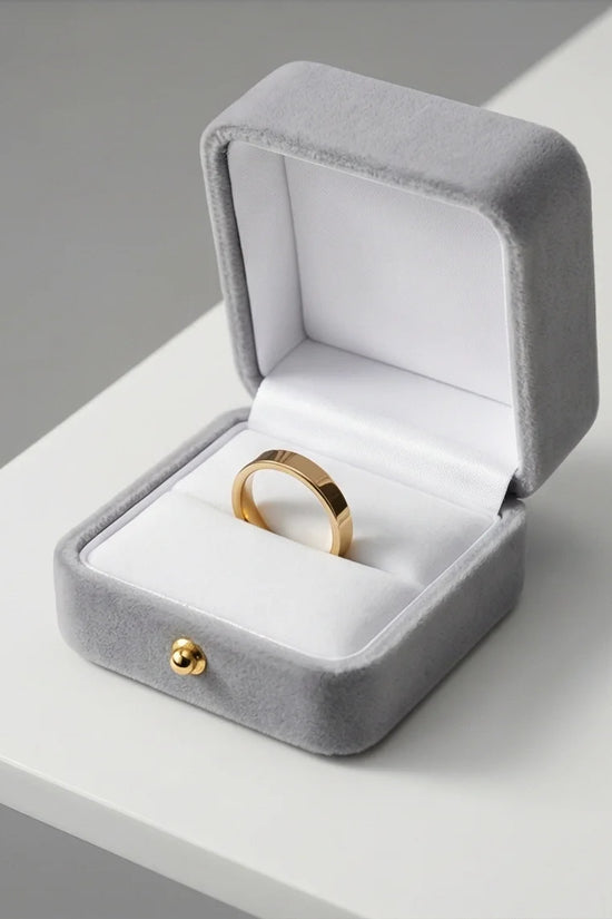 Pure Aurelian: Minimalist Architectural Gold Ring