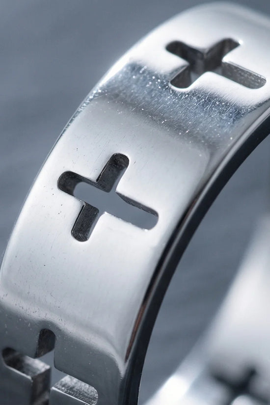 anguard Cross: Hollowed-Out Silhouette Band