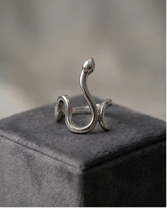 Silver Coil: Sleek Sculptural Serpentine Ring