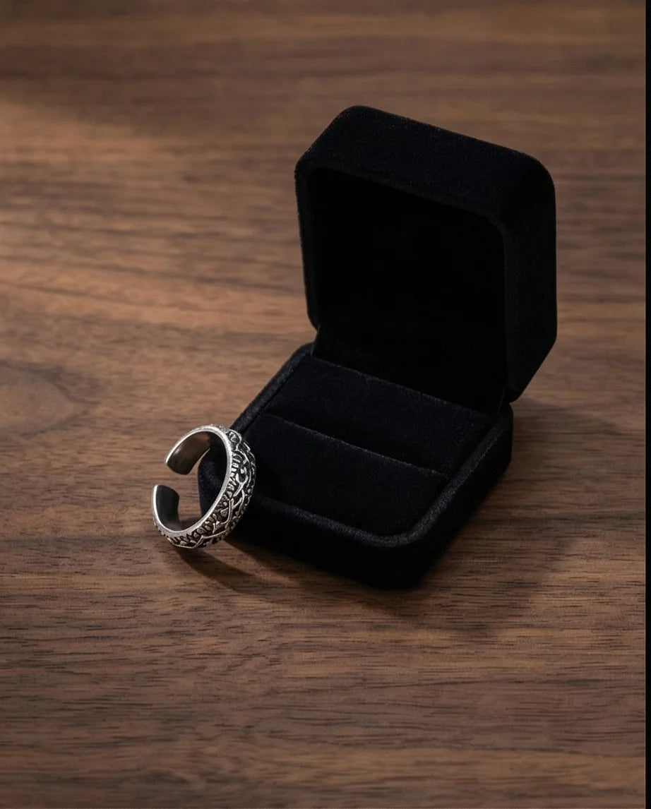 The Shadow Briar: Antique Thorn Adjustable Ring