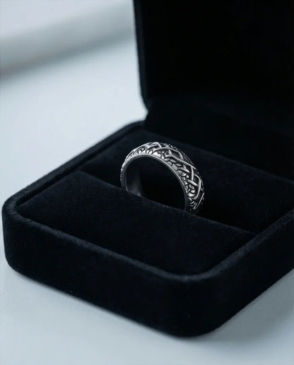 The Shadow Briar: Antique Thorn Adjustable Ring