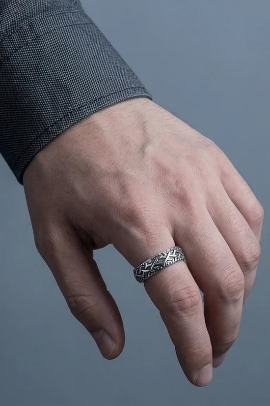The Shadow Briar: Antique Thorn Adjustable Ring